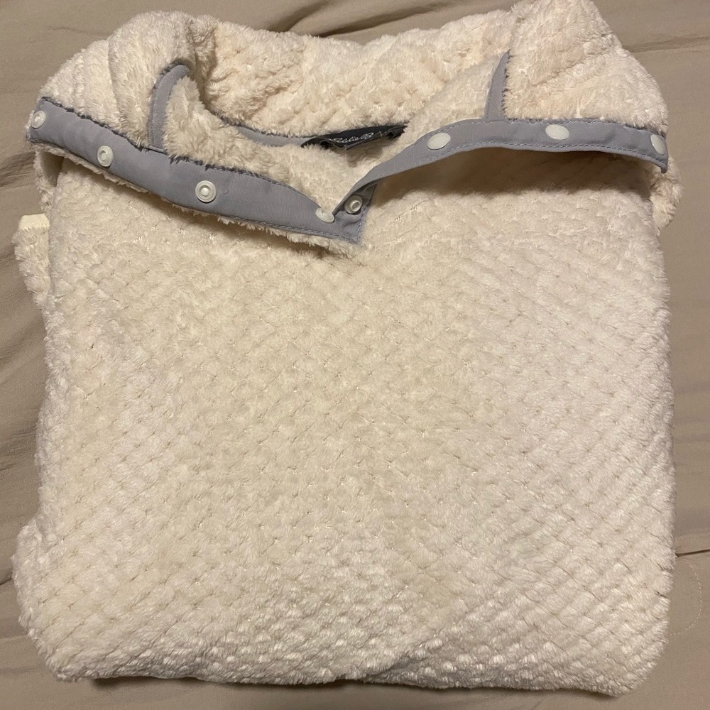 Eddie Bauer pullover